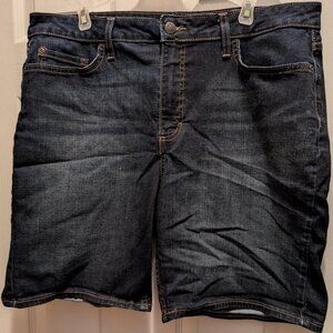 Lee brand denim jean shorts, Bermuda style, mid-rise waist, size 18M